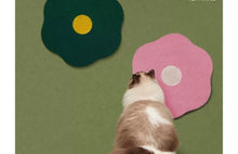 Load image into Gallery viewer, Flower Style Cat scratcher, scratching post toys
