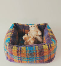 Load image into Gallery viewer, Warm and soft winter bed for cats small dogs pets, cute fun unique four season comfy soft bedding supplies