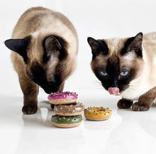 Load image into Gallery viewer, Silvervine Donut Cat Self-play Toys, Fun Cat Accessories Supply