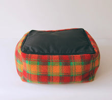 Load image into Gallery viewer, Cute warm and soft winter bed resting pad for cats and small dogs unique four season bedding supplies
