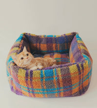 Load image into Gallery viewer, Warm and soft winter bed for cats small dogs pets, cute fun unique four season comfy soft bedding supplies