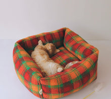 Load image into Gallery viewer, Cute warm and soft winter bed resting pad for cats and small dogs unique four season bedding supplies
