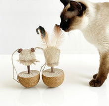 Load image into Gallery viewer, Wobbling Silvervine Cat Self-play Toys, Soundness, Fun Cat Accessories Supply