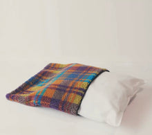 Load image into Gallery viewer, Warm and soft winter bed for cats small dogs pets, cute fun unique four season comfy soft bedding supplies