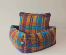 Load image into Gallery viewer, Warm and soft winter bed for cats small dogs pets, cute fun unique four season comfy soft bedding supplies