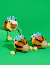 Load image into Gallery viewer, Bee Style Catnip &amp; Silvervine Self-play Toys, No Sound, Cute Cat Accessories Supply
