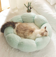 Load image into Gallery viewer, Flower style bed for cat dog pet bed
